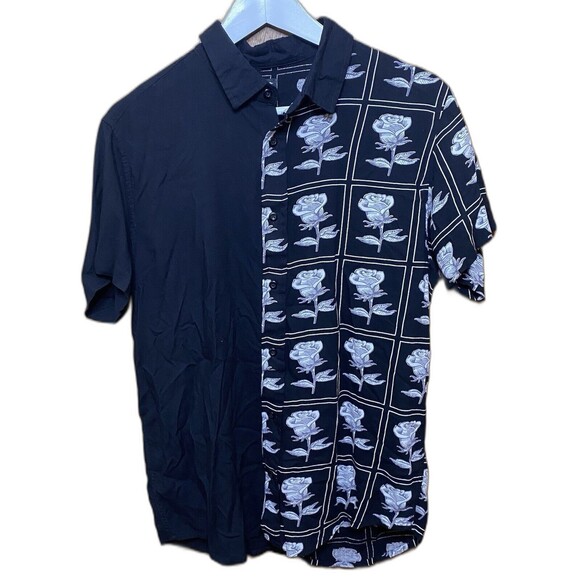 HOT TOPIC Button Shirt Short Sleeve Roses Grunge Goth Punk Mens M Black White - Picture 2 of 7